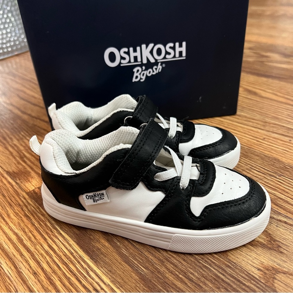 Osh kosh isak black and white sneakers size 9